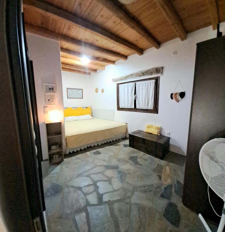 Traditional House Paros Szarakíniko Kültér fotó